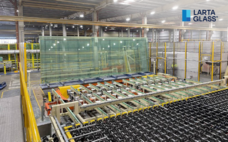 Larta Glass запустила производство сверхгабаритного архитектурного стекла с покрытием на заводе в Ростовской области