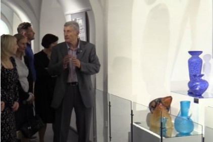 Exhibition of Vladimir Kasatkin Dedication to glass opened in Gus-Khrustalny