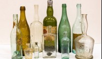 The glass collection from the village of Amburskaya is now stored in the Severodvinsk Museum of Local Lore